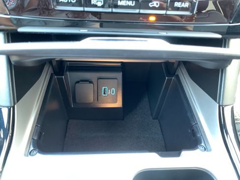 Used 2022 Ford Explorer ST AWD/4WD image 23