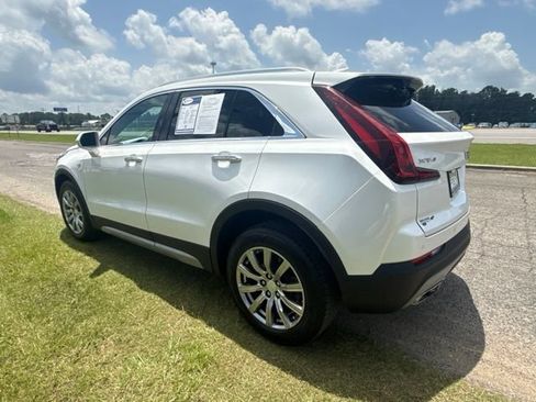 Used 2019 Cadillac XT4 Premium Luxury w/ Cold Weather Package FWD image 6