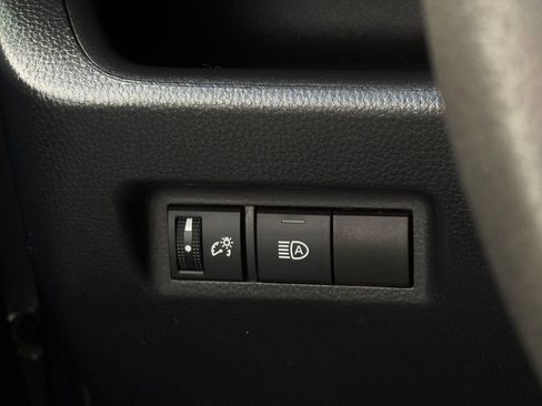 Certified 2022 Toyota RAV4 LE AWD/4WD image 28