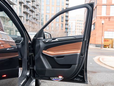 Used 2017 Mercedes-Benz GLS 550 550 4MATIC w/ Driver Assistance Package image 46