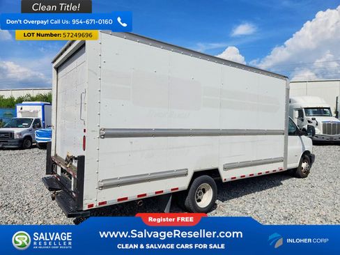 Used 2018 GMC Savana 3500 Extended w/ Driver Convenience Package RWD image 4