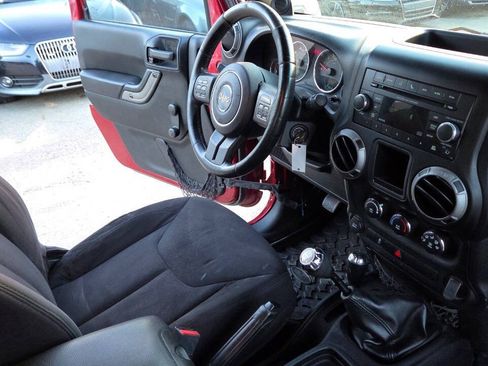 Used 2013 Jeep Wrangler Sport w/ Connectivity Group AWD/4WD image 40