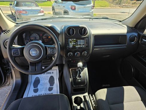 Used 2016 Jeep Patriot Sport w/ Power Value Group AWD/4WD image 11