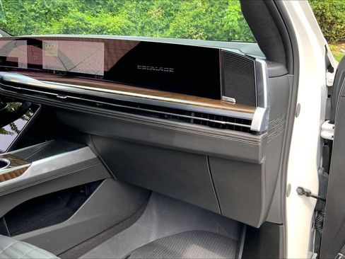 Certified 2025 Cadillac Escalade Sport Platinum AWD/4WD image 17