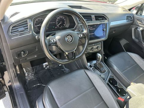 Used 2019 Volkswagen Tiguan SEL image 2