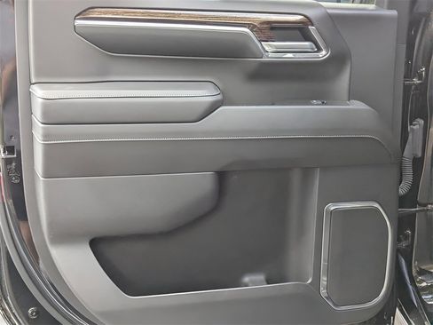 Used 2024 GMC Sierra 1500 Elevation image 13