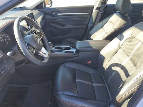 Used 2023 Nissan Altima 2.5 SR image 17