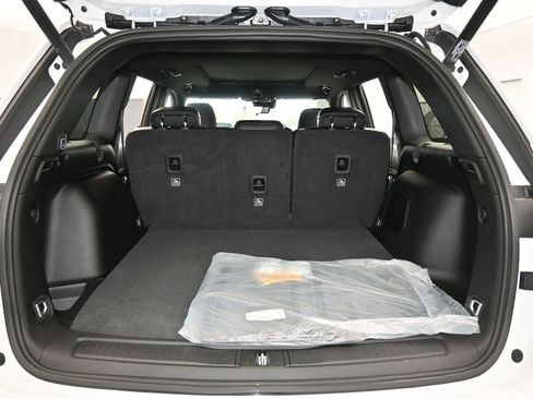 New 2026 Jeep Grand Cherokee Limited w/ Limited Altitude Package RWD image 33