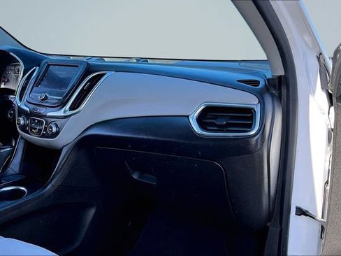 Used 2021 Chevrolet Equinox LS FWD image 25