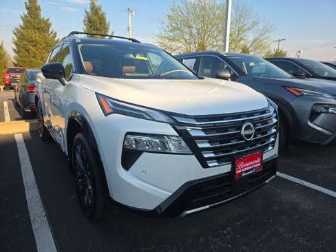 Certified 2025 Nissan Rogue Platinum w/ Platinum Premium Package image 9