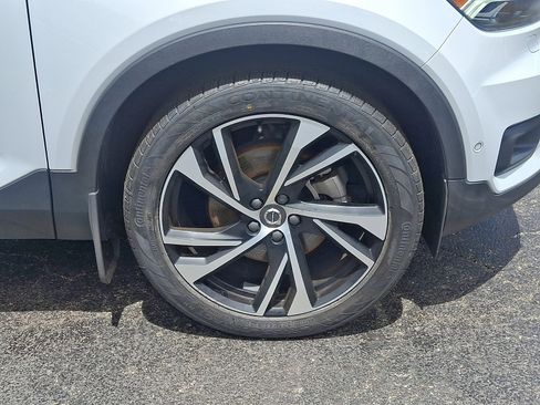 Used 2020 Volvo XC40 T5 R-Design w/ Protection Package AWD/4WD image 8