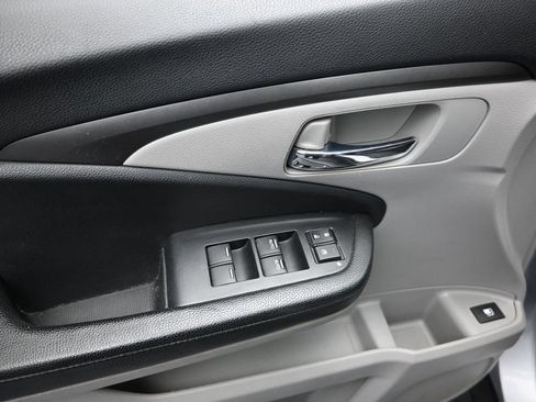 Used 2019 Honda Pilot LX image 10
