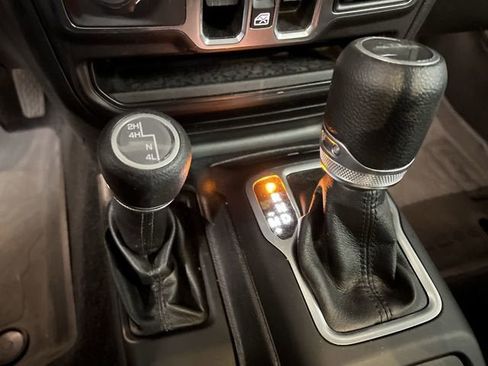 Used 2021 Jeep Gladiator Sport AWD/4WD image 15
