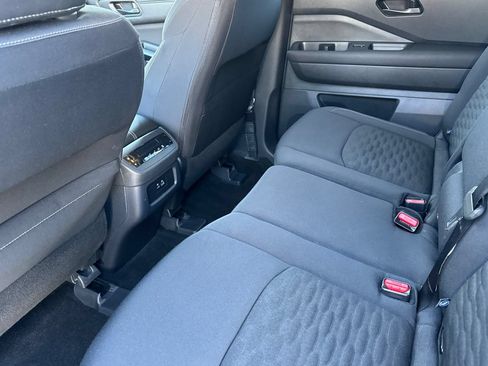 Used 2025 Nissan Pathfinder SV FWD image 13