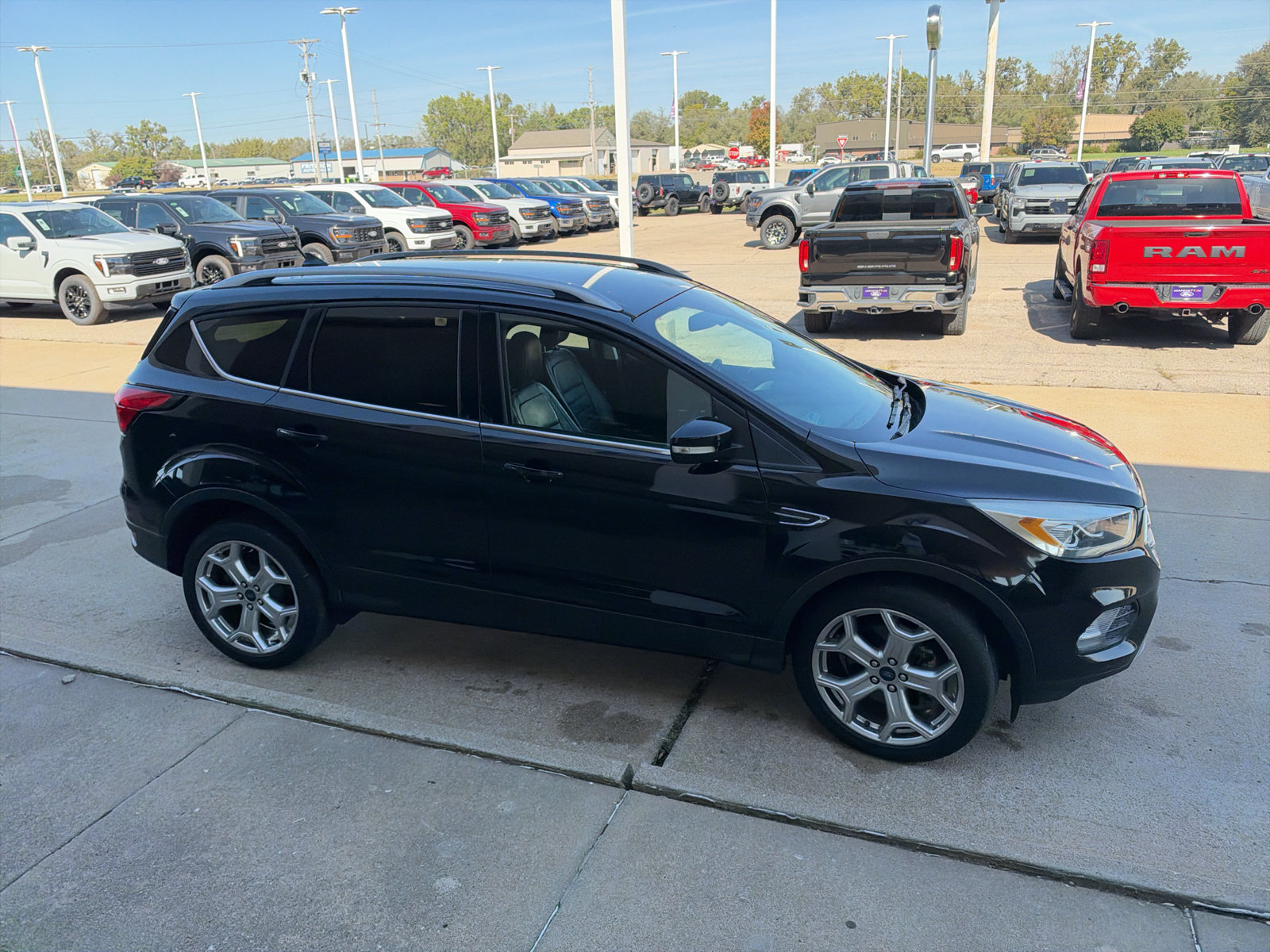 Used 2019 Ford Escape Titanium FWD image 5