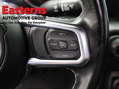 Used 2021 Jeep Gladiator Overland AWD/4WD image 7