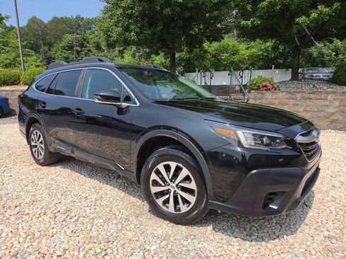 Used 2022 Subaru Outback Premium AWD/4WD image 1