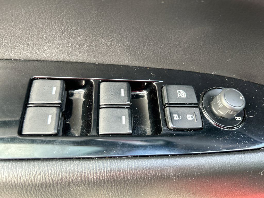 Used 2018 MAZDA CX-5 Touring w/ Preferred Equipment Package FWD image 13