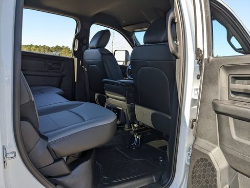New 2026 RAM 5500 Tradesman w/ Chrome Appearance Group AWD/4WD image 38