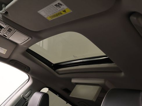 Used 2021 Honda Odyssey Elite image 16