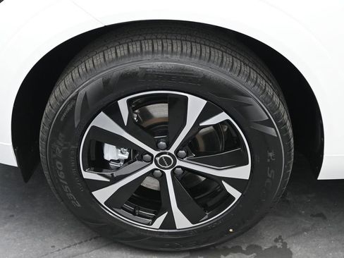 New 2026 Volvo XC60 B5 Core w/ Climate Package image 4