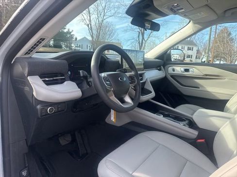 New 2026 Ford Explorer Active w/ Active Comfort Package image 8