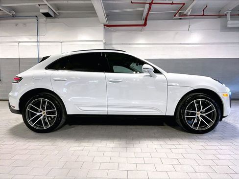 Used 2025 Porsche Macan image 6
