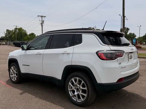 Used 2025 Jeep Compass Limited AWD/4WD image 4