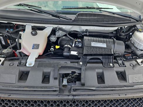 Used 2018 Chevrolet Express 2500 w/ Driver Convenience Package RWD image 40