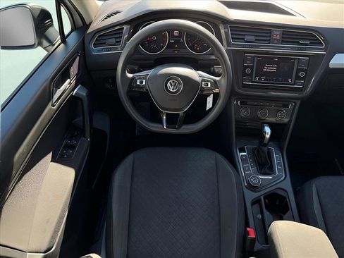 Used 2018 Volkswagen Tiguan S image 12
