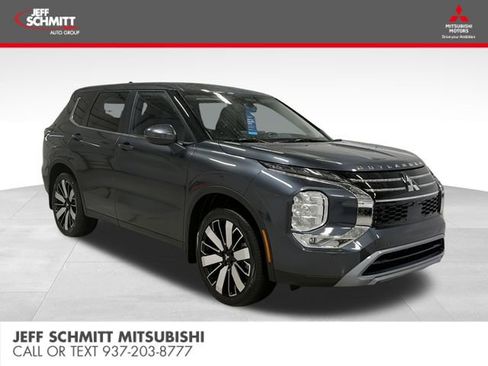 New 2026 Mitsubishi Outlander SE image 1