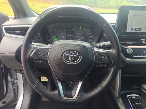 Used 2023 Toyota Corolla Cross AWD Hybrid image 17