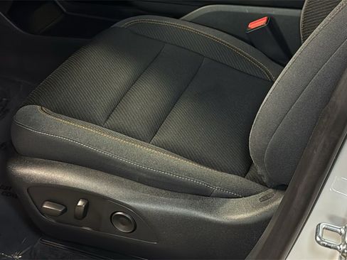 Used 2024 Honda Prologue EX image 24