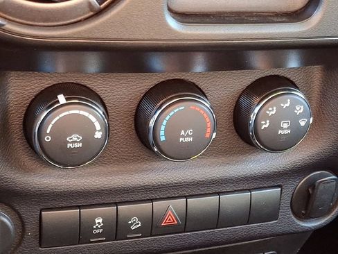 Used 2016 Jeep Wrangler Sport AWD/4WD image 15