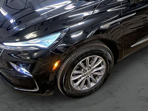 Used 2024 Buick Enclave Premium AWD/4WD image 8