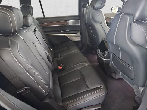 New 2026 Cadillac Vistiq Luxury image 11