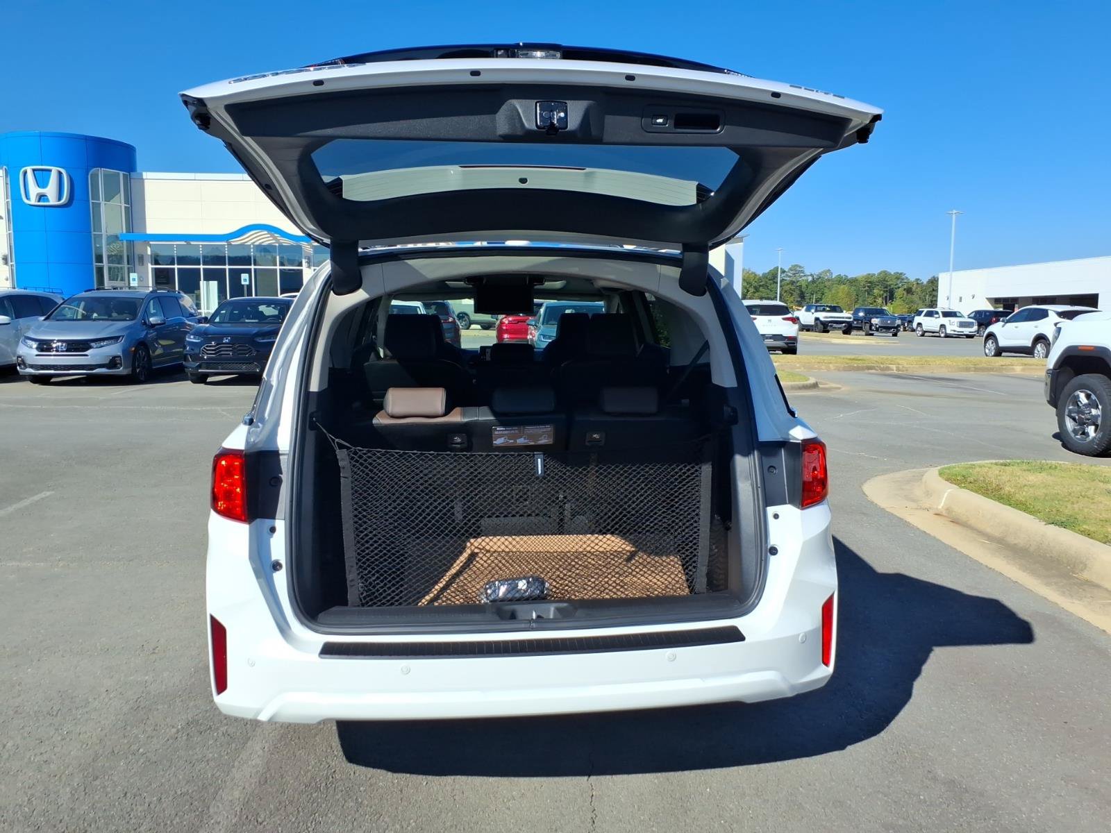 New 2027 Honda Odyssey Elite image 5