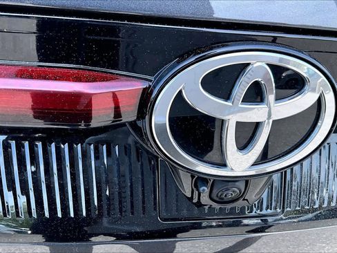 Used 2024 Toyota Crown Limited w/ Advanced Technology Package image 10