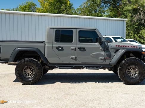 Used 2022 Jeep Gladiator Rubicon w/ LED Lighting Group AWD/4WD image 5