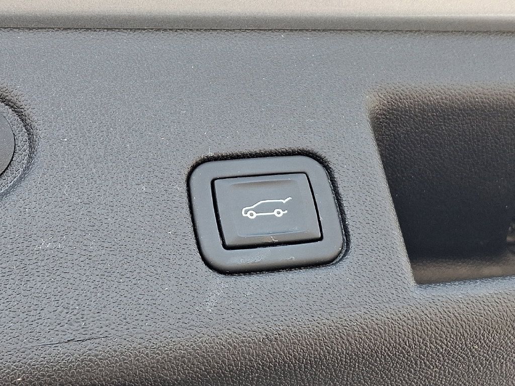 Certified 2024 Chevrolet Equinox LT w/ LPO, Floor Liner Package FWD image 30