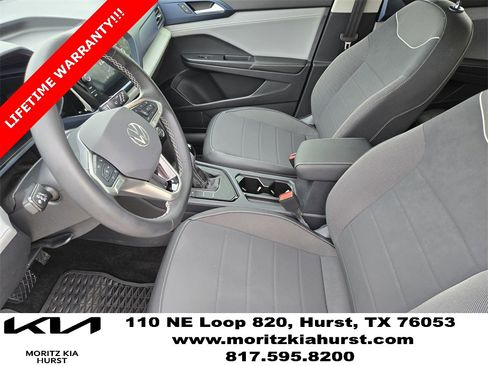 Used 2024 Volkswagen Taos SE image 18