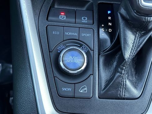 Used 2019 Toyota RAV4 Limited w/ Cold Weather Package image 39