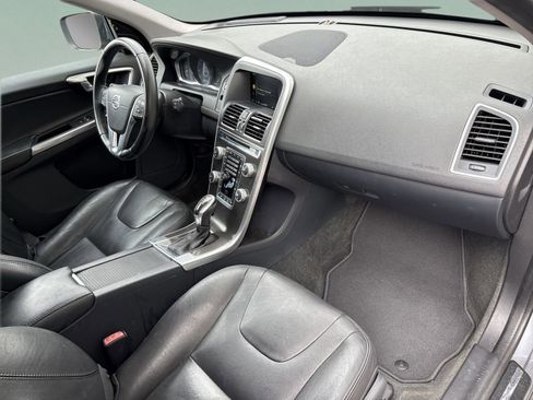 Used 2016 Volvo XC60 T6 Platinum w/ Climate Package image 20