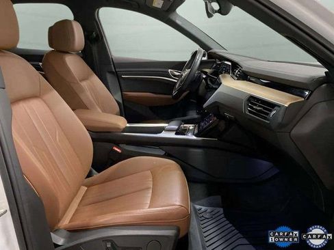 Used 2024 Audi Q8 e-tron Premium image 24