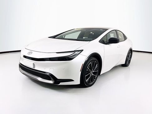 Used 2024 Toyota Prius Limited image 3