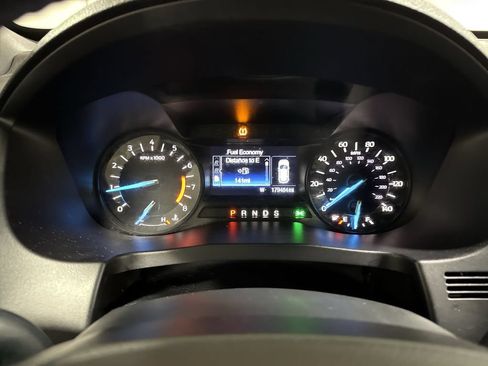 Used 2016 Ford Explorer XLT AWD/4WD image 12
