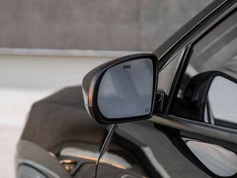 Used 2019 Jeep Compass Altitude image 38