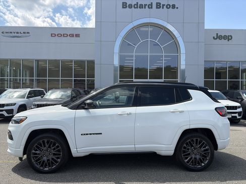 Used 2023 Jeep Compass High Altitude AWD/4WD image 2