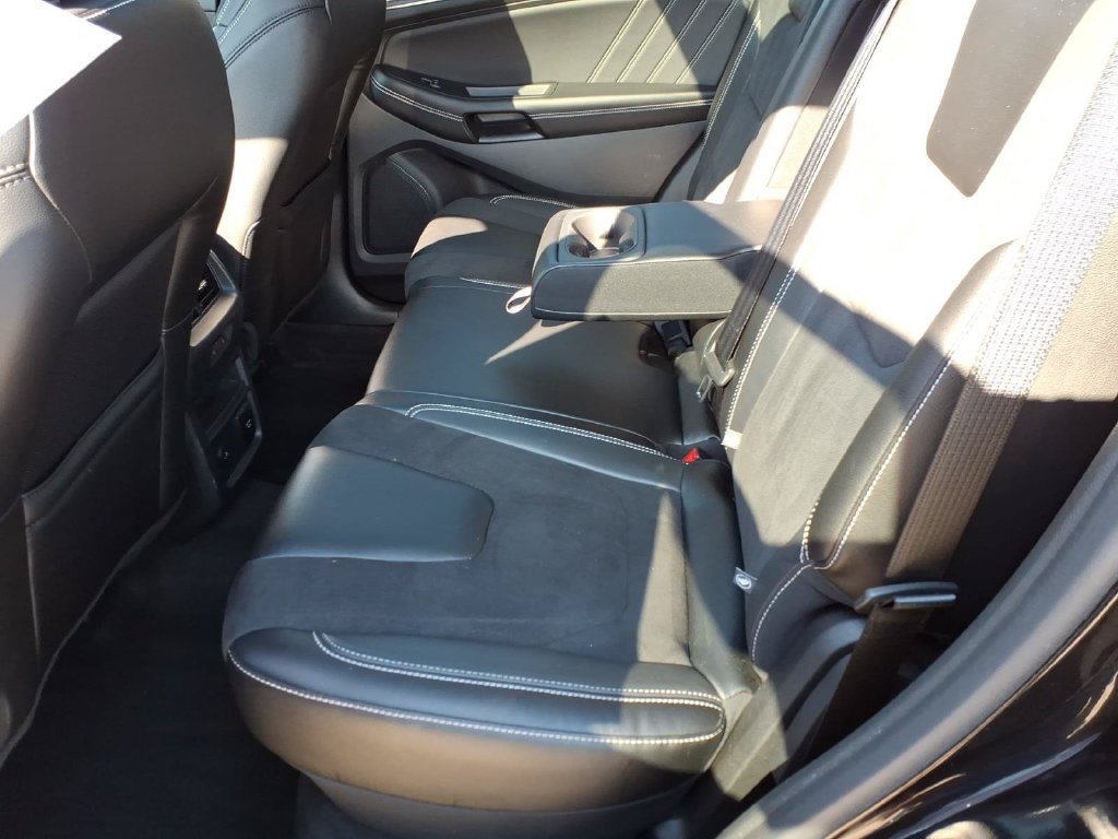 Used 2024 Ford Edge ST w/ Equipment Group 401A AWD/4WD image 12