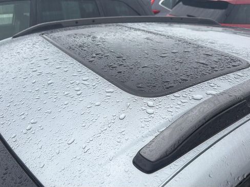 Used 2024 Chevrolet Trax ACTIV w/ Sunroof Package image 9